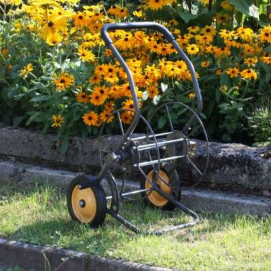 Dévidoir avec deux roues pleines