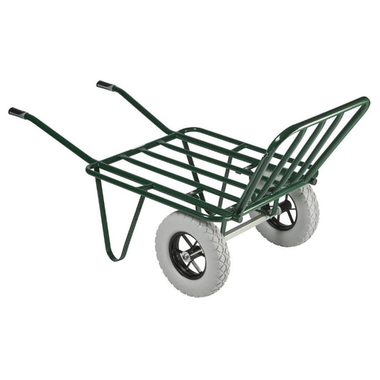 Brouette agricole à fumier peinte en vert avec deux roues increvables sur fond blanc