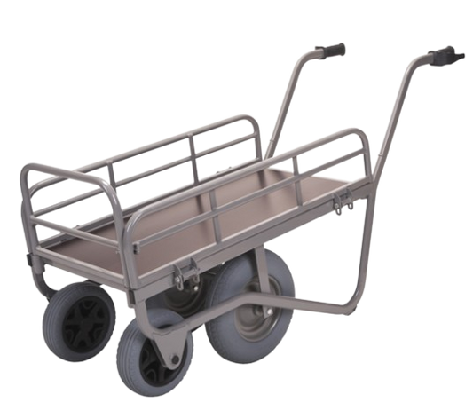 Chariot agricole et jardinerie avec roue increvable sur fond blanc