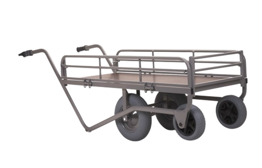 Chariot de transport avec roue increvable sur fond blanc